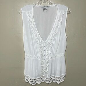 AMERICAN RAG Top White Cottagecore Embroidery Lace V-Neck Sleeveless Medium